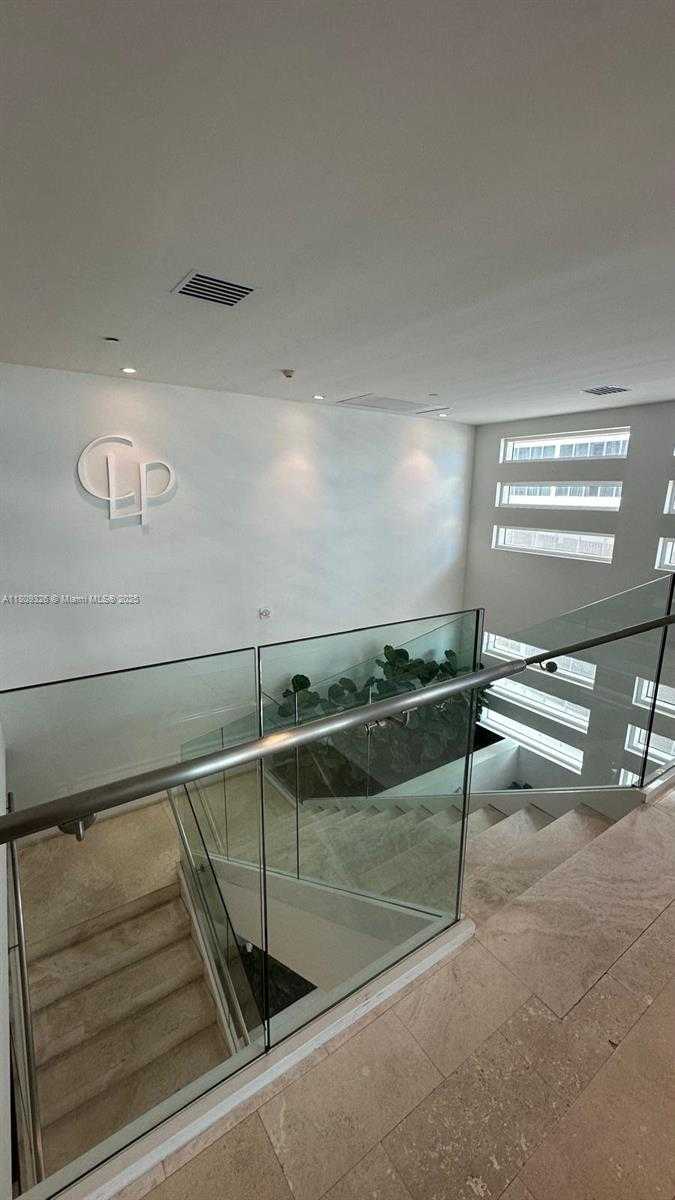 Small Image of 1040 BISCAYNE BLVD #3504, Miami Number 13