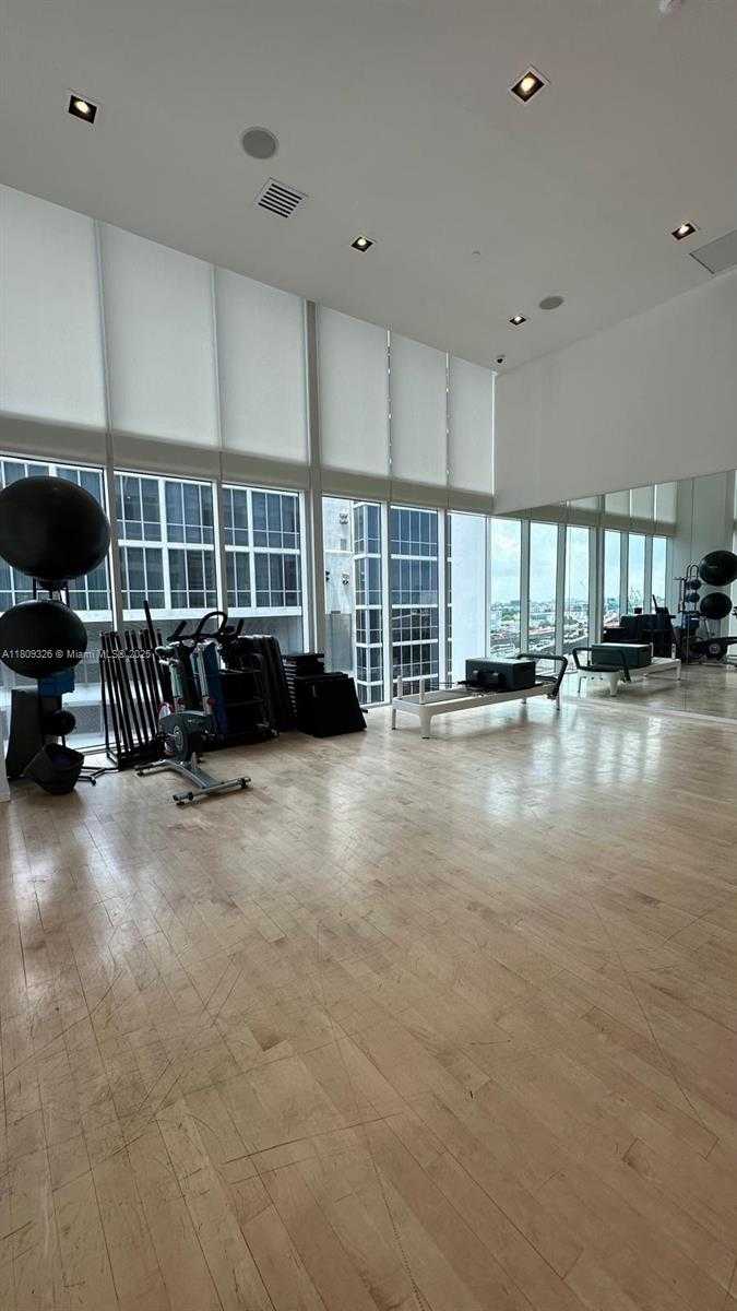 Small Image of 1040 BISCAYNE BLVD #3504, Miami Number 14