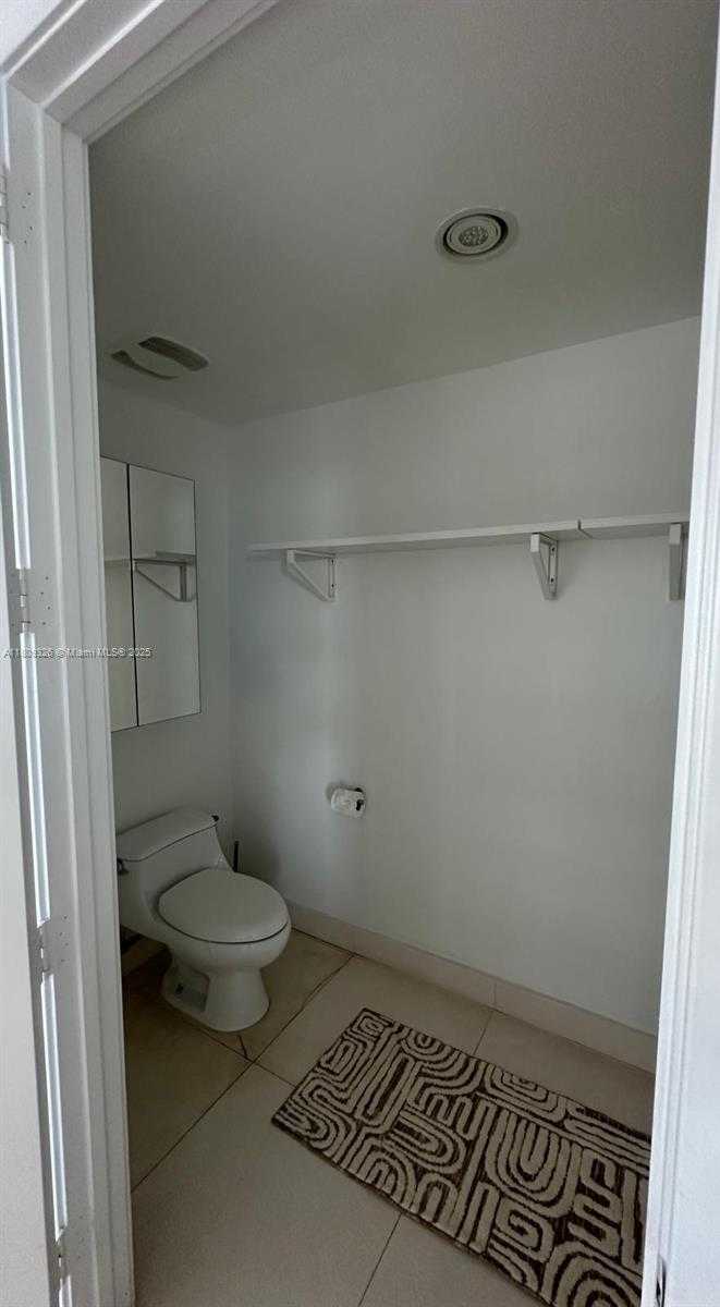 Small Image of 1040 BISCAYNE BLVD #3504, Miami Number 17
