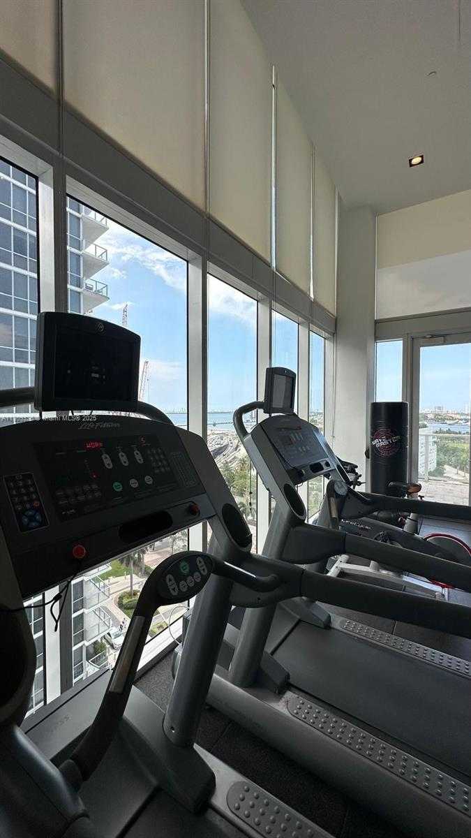 Small Image of 1040 BISCAYNE BLVD #3504, Miami Number 21