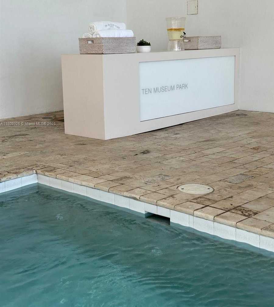 Small Image of 1040 BISCAYNE BLVD #3504, Miami Number 23