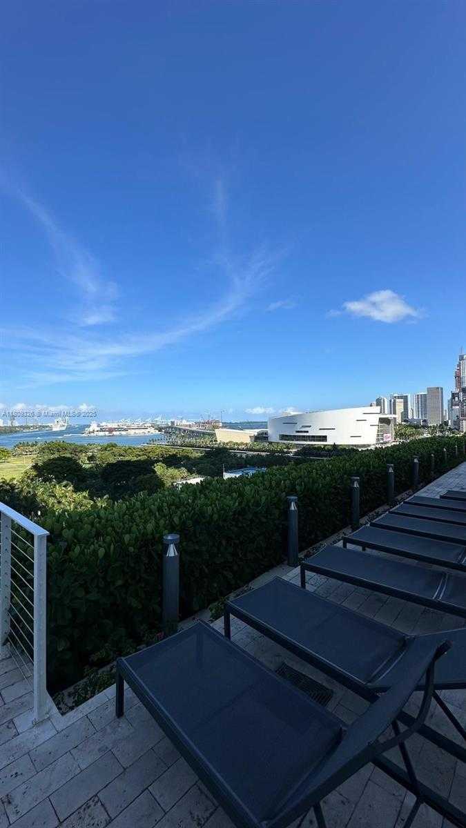 Small Image of 1040 BISCAYNE BLVD #3504, Miami Number 25