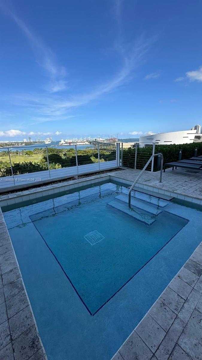 Small Image of 1040 BISCAYNE BLVD #3504, Miami Number 26