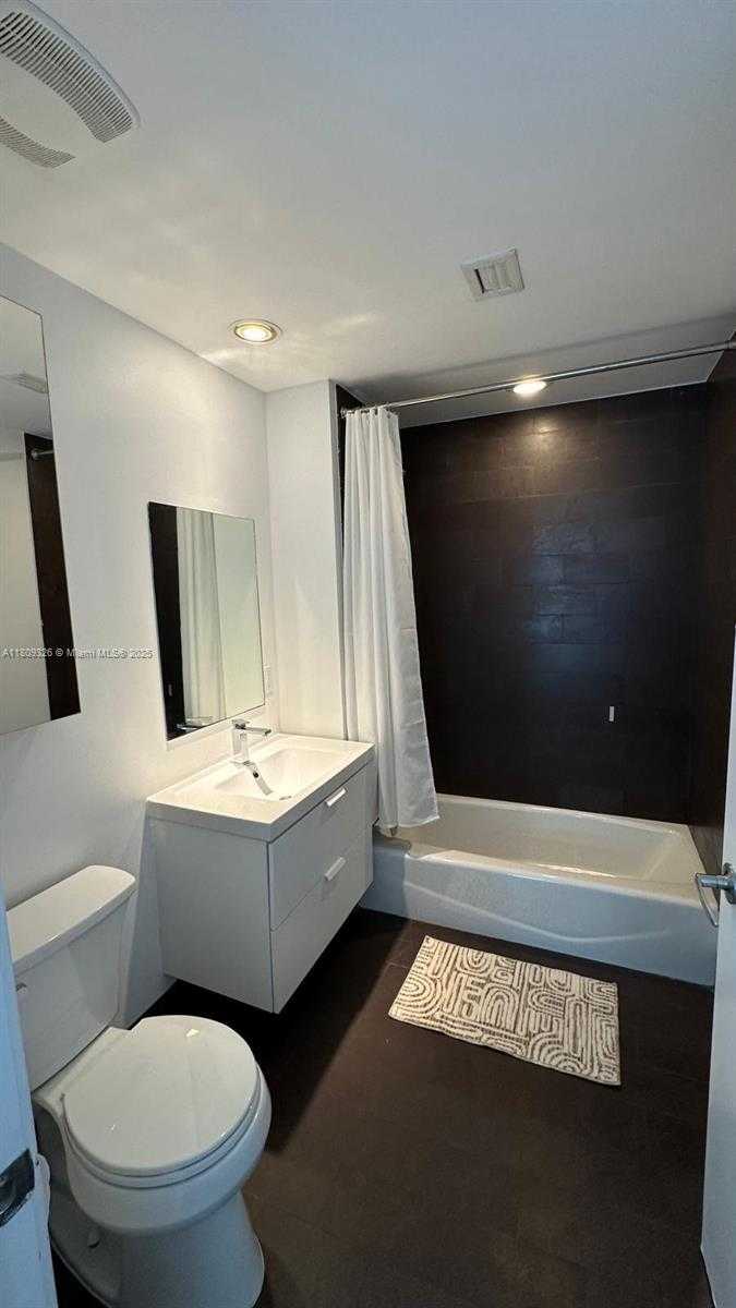 Small Image of 1040 BISCAYNE BLVD #3504, Miami Number 28