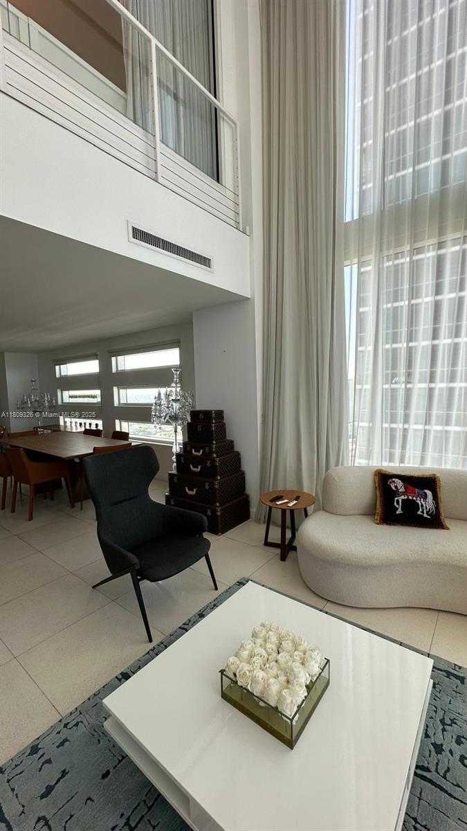 Small Image of 1040 BISCAYNE BLVD #3504, Miami Number 4