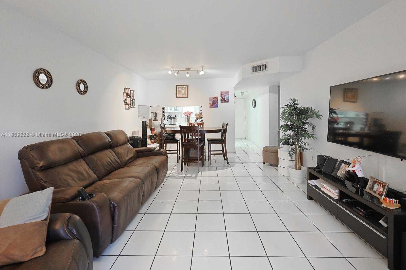 Small Image of 2730 WEST 76TH ST #104, Hialeah Number 3