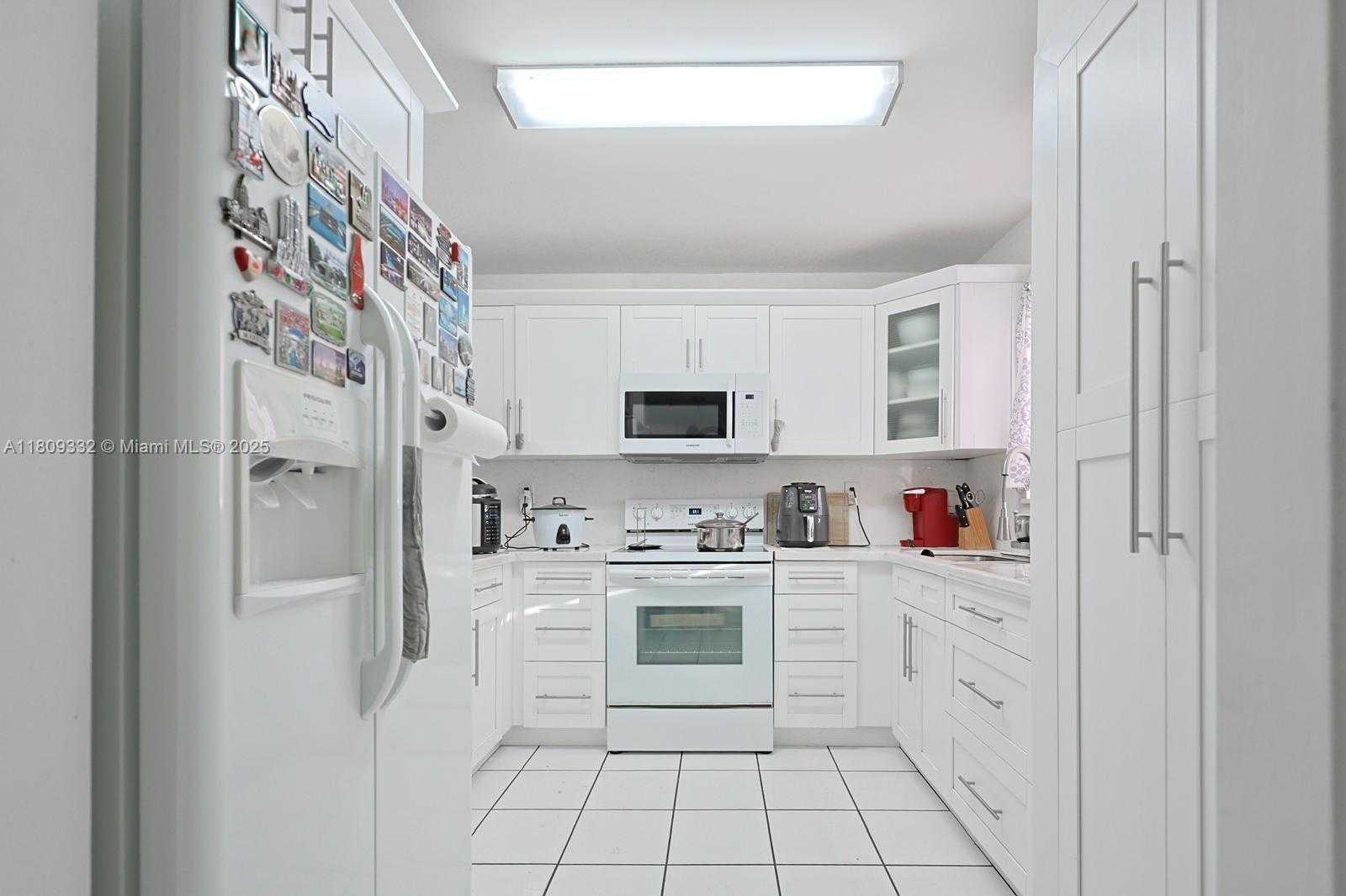 Small Image of 2730 WEST 76TH ST #104, Hialeah Number 4
