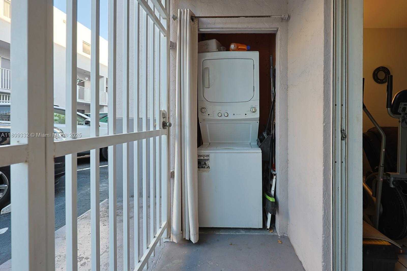 Small Image of 2730 WEST 76TH ST #104, Hialeah Number 8