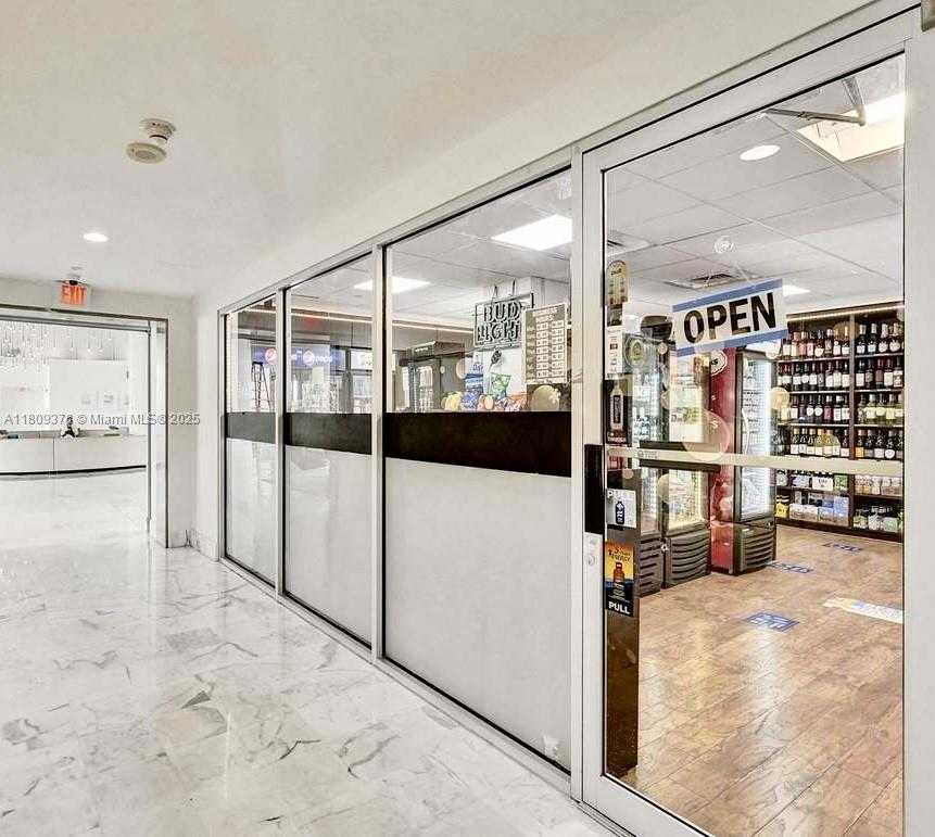 Small Image of 1000 WEST AVE #404, Miami Beach Number 14