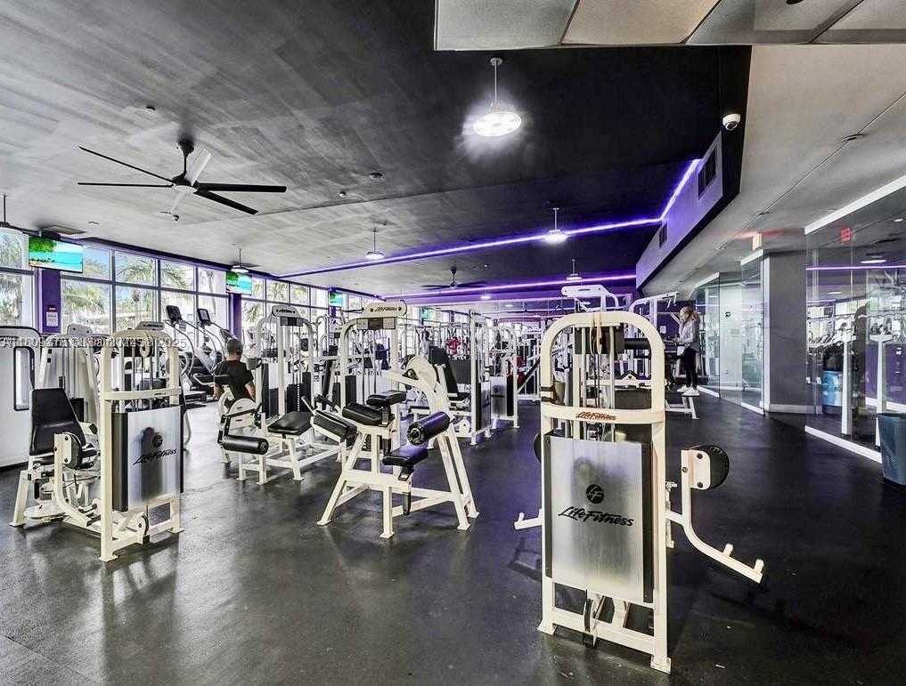 Small Image of 1000 WEST AVE #404, Miami Beach Number 16
