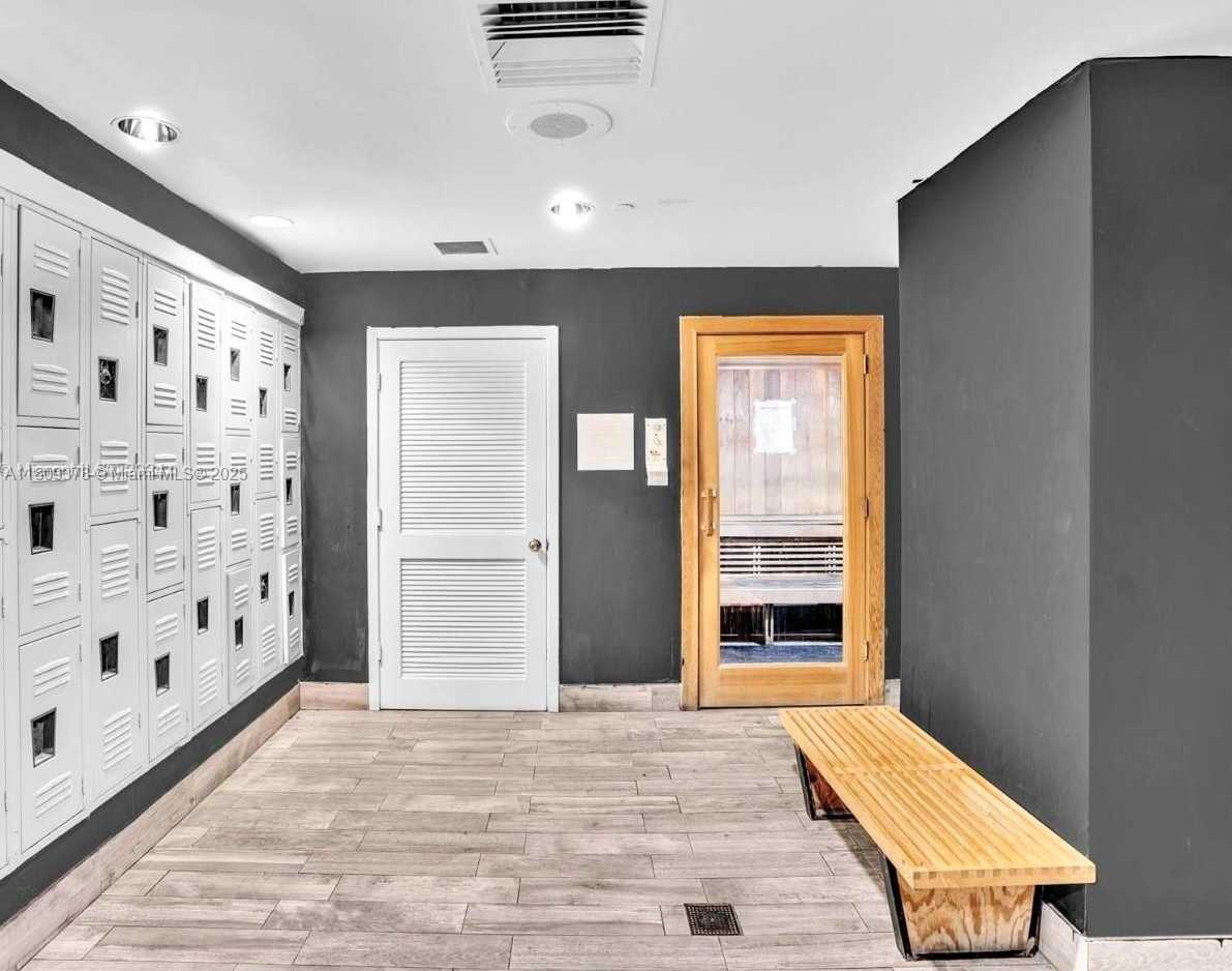 Small Image of 1000 WEST AVE #404, Miami Beach Number 18