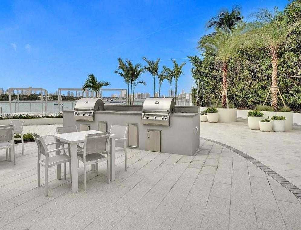 Small Image of 1000 WEST AVE #404, Miami Beach Number 19