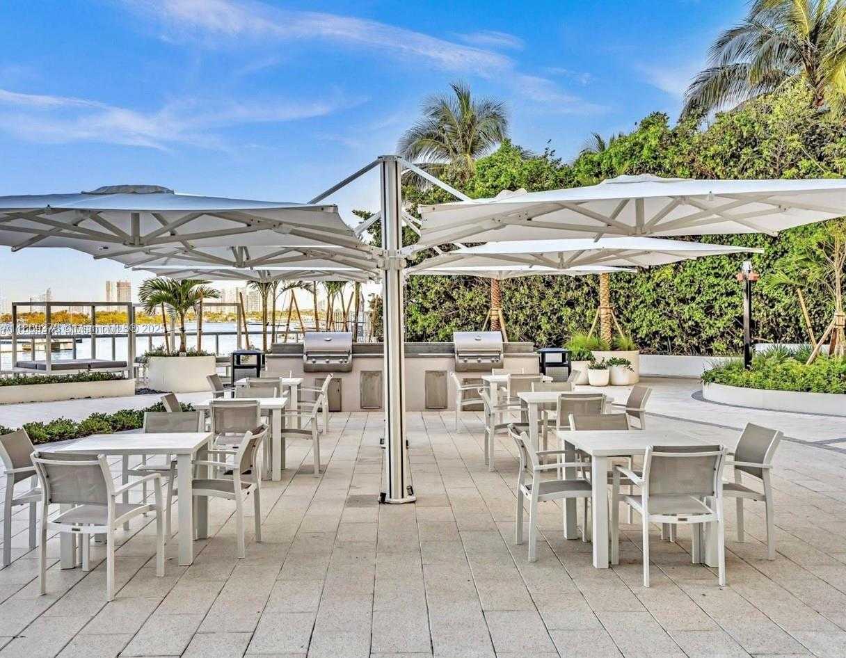 Small Image of 1000 WEST AVE #404, Miami Beach Number 20