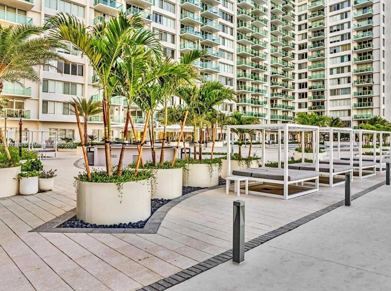 Small Image of 1000 WEST AVE #404, Miami Beach Number 21