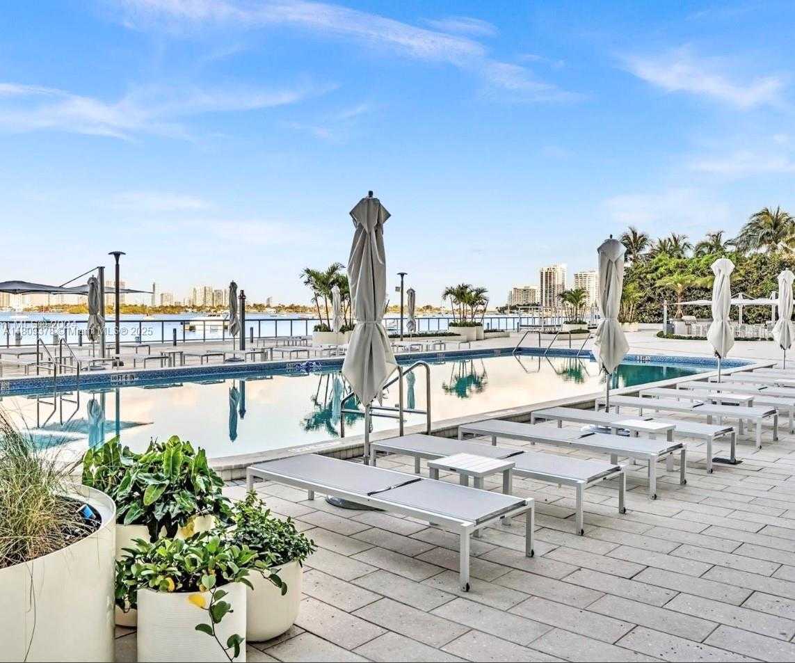 Small Image of 1000 WEST AVE #404, Miami Beach Number 23