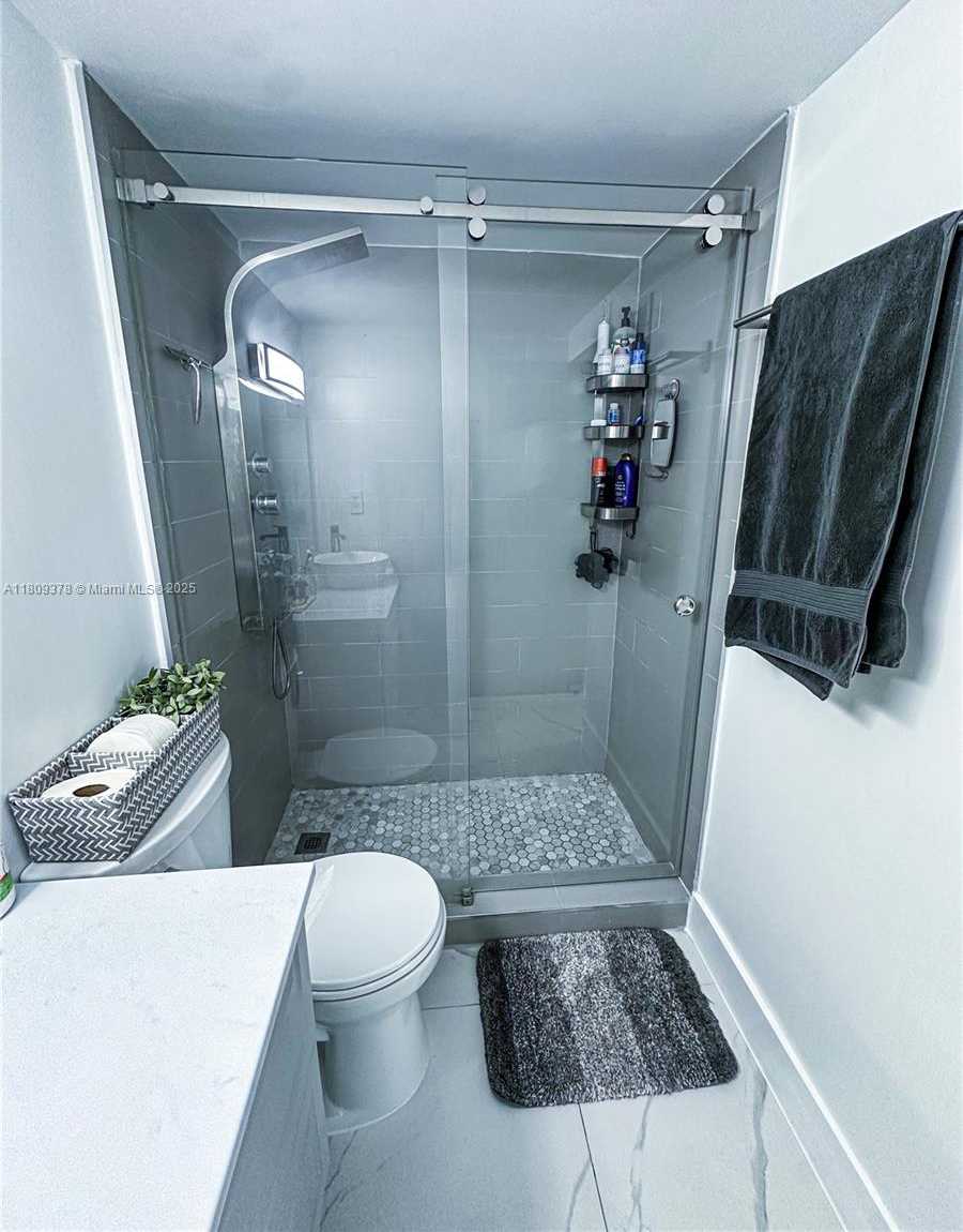Small Image of 1000 WEST AVE #404, Miami Beach Number 6