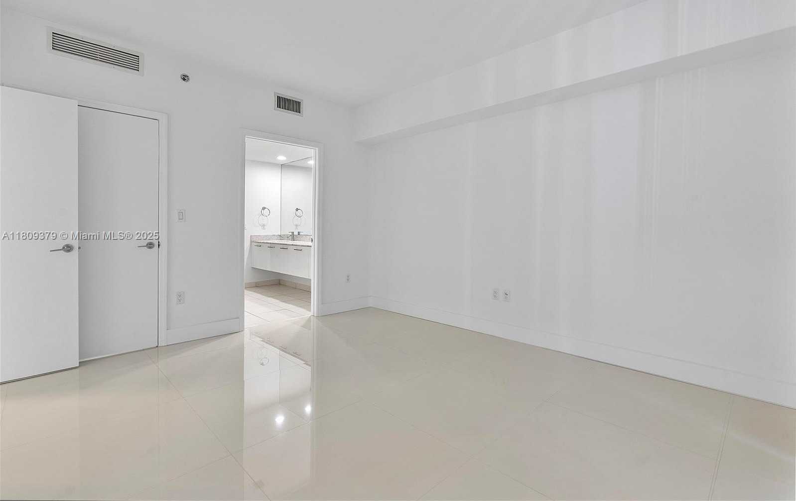 Small Image of 55 SOUTH EAST 6TH ST #3605, Miami Number 10