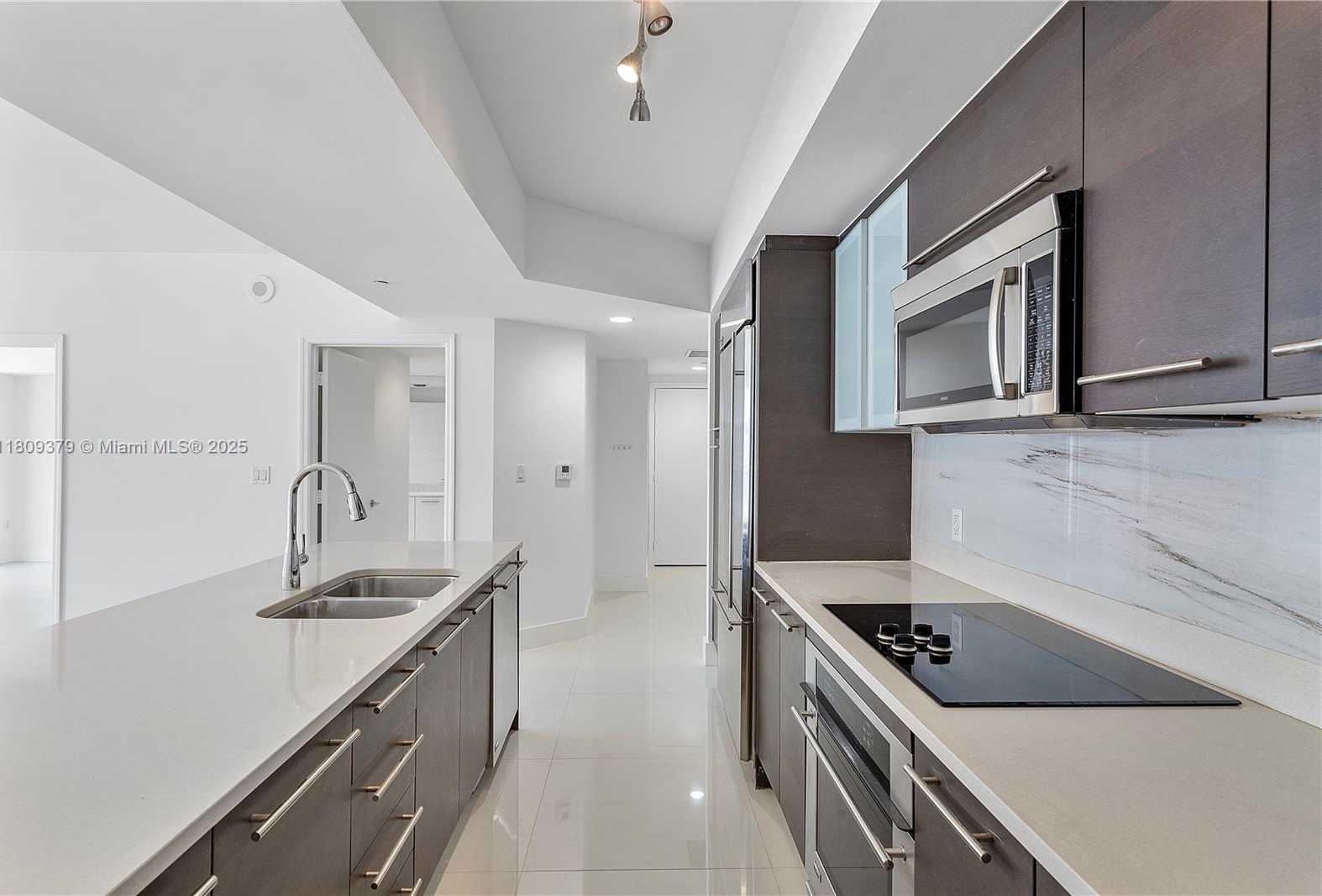Small Image of 55 SOUTH EAST 6TH ST #3605, Miami Number 5