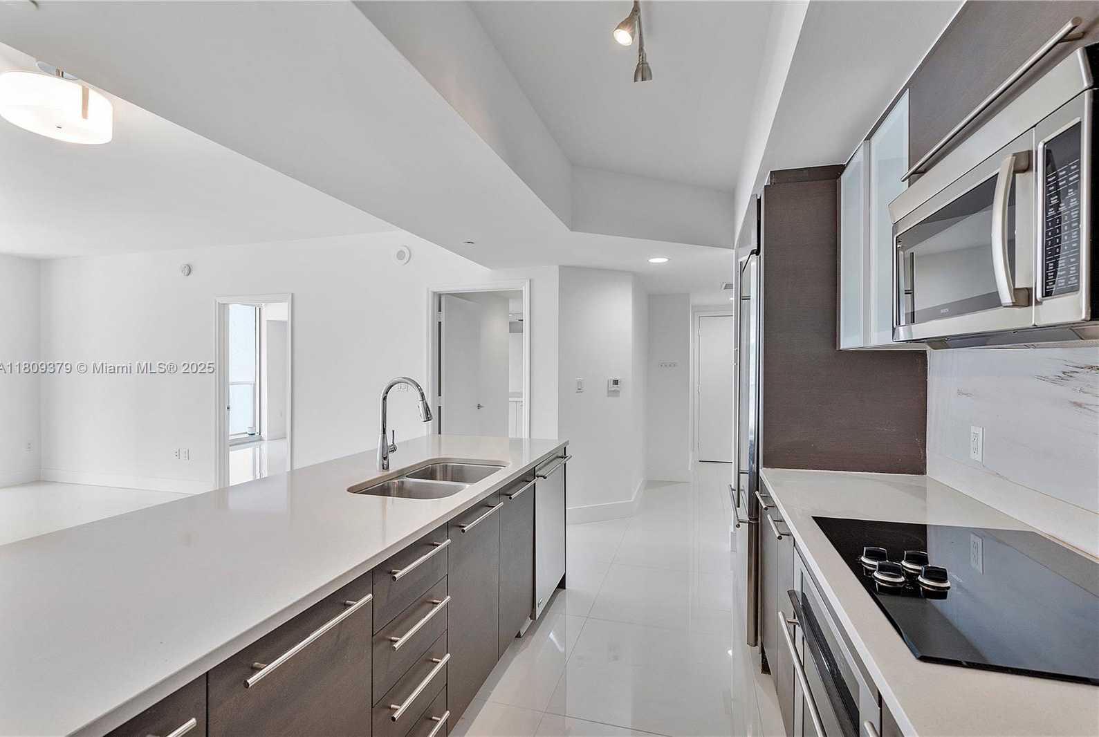 Small Image of 55 SOUTH EAST 6TH ST #3605, Miami Number 7