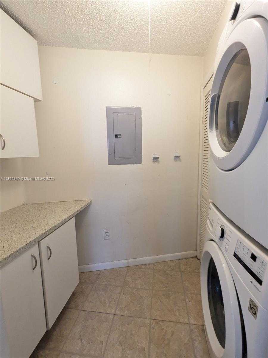 Small Image of 240 SOUTH WEST 15TH RD #106, Miami Number 10