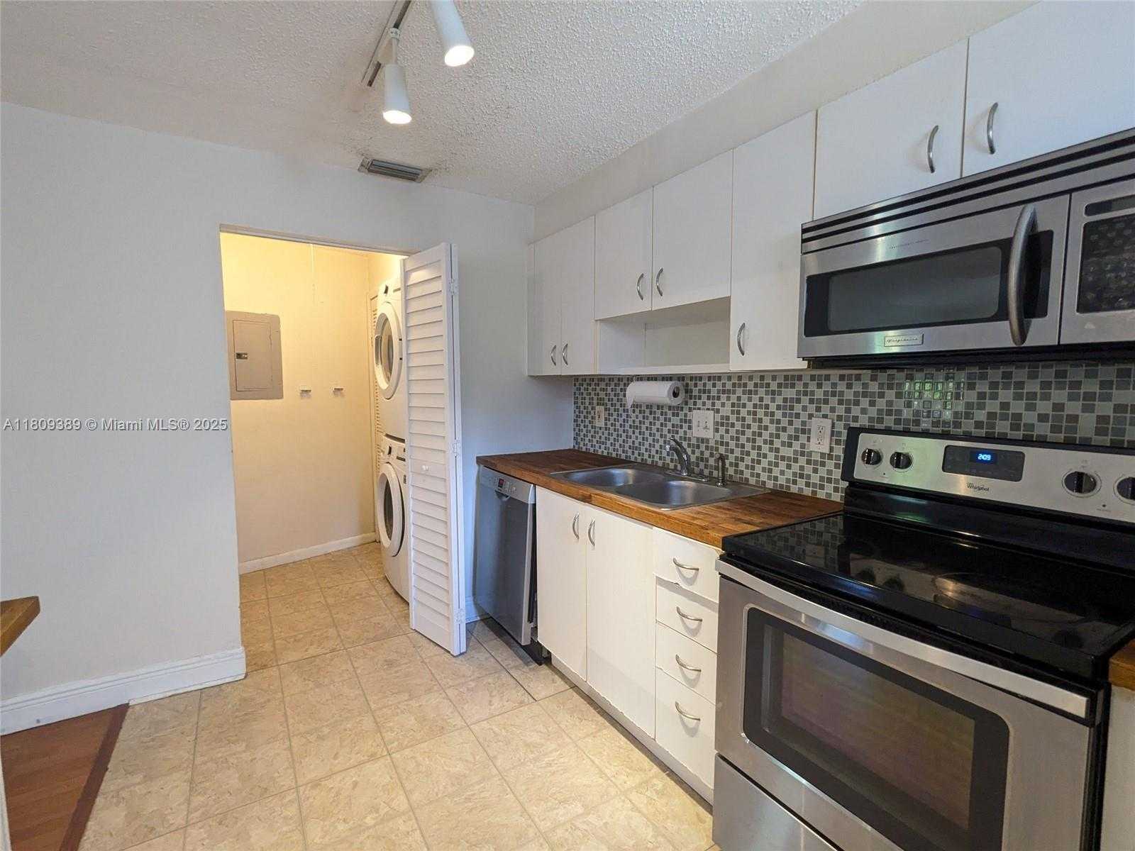 Small Image of 240 SOUTH WEST 15TH RD #106, Miami Number 13