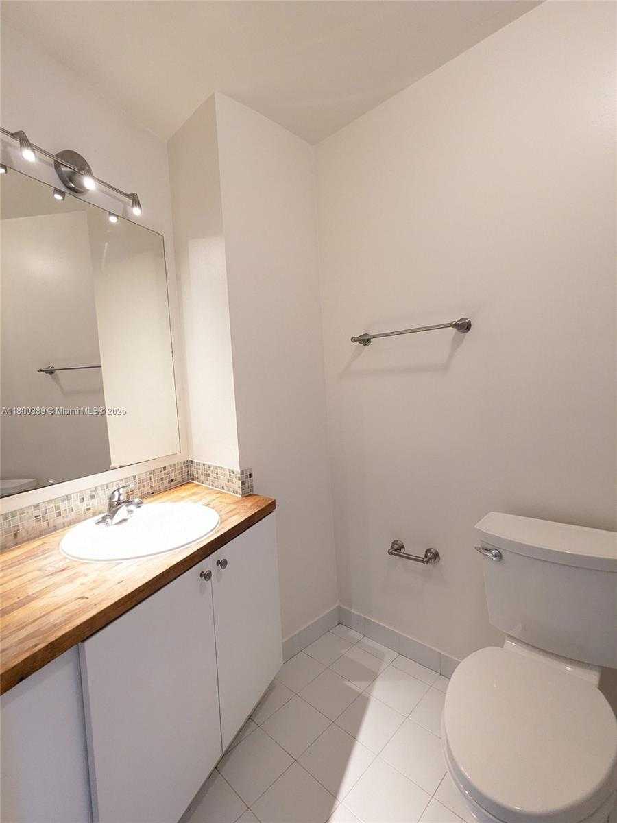 Small Image of 240 SOUTH WEST 15TH RD #106, Miami Number 19