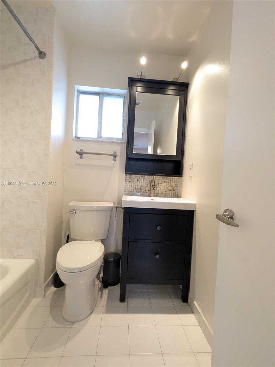 Small Image of 240 SOUTH WEST 15TH RD #106, Miami Number 25