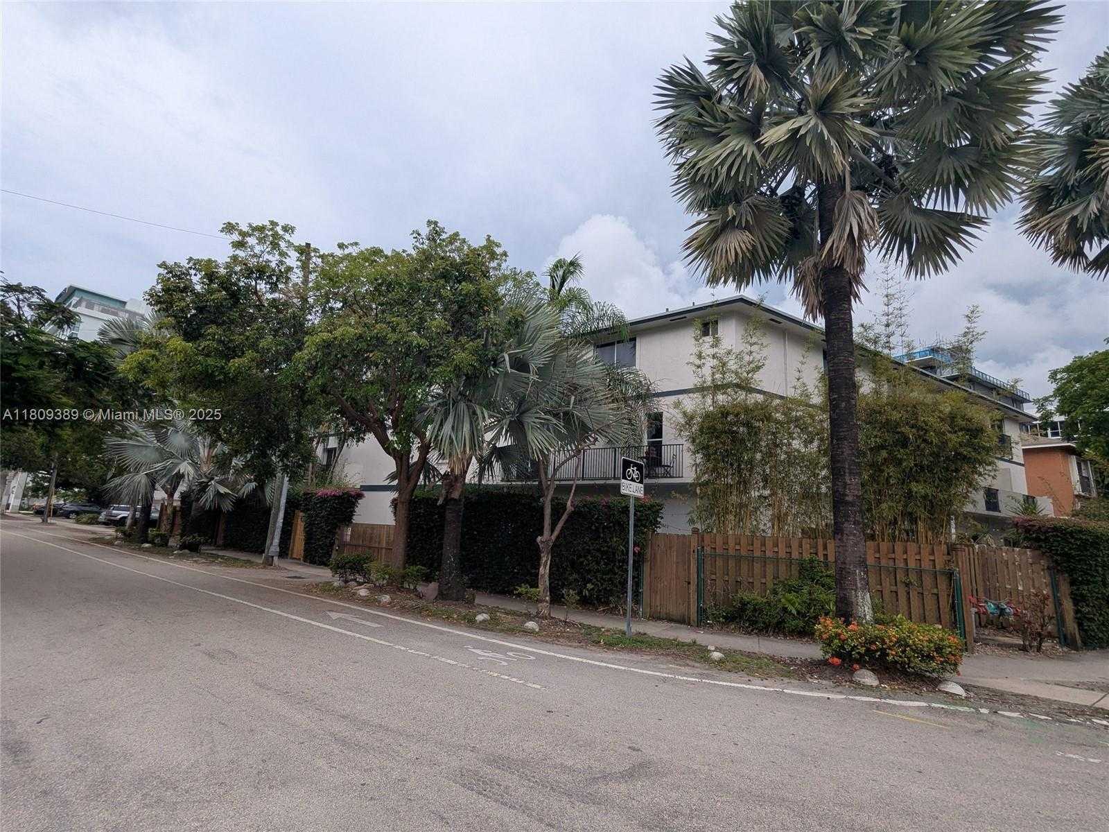 Small Image of 240 SOUTH WEST 15TH RD #106, Miami Number 27