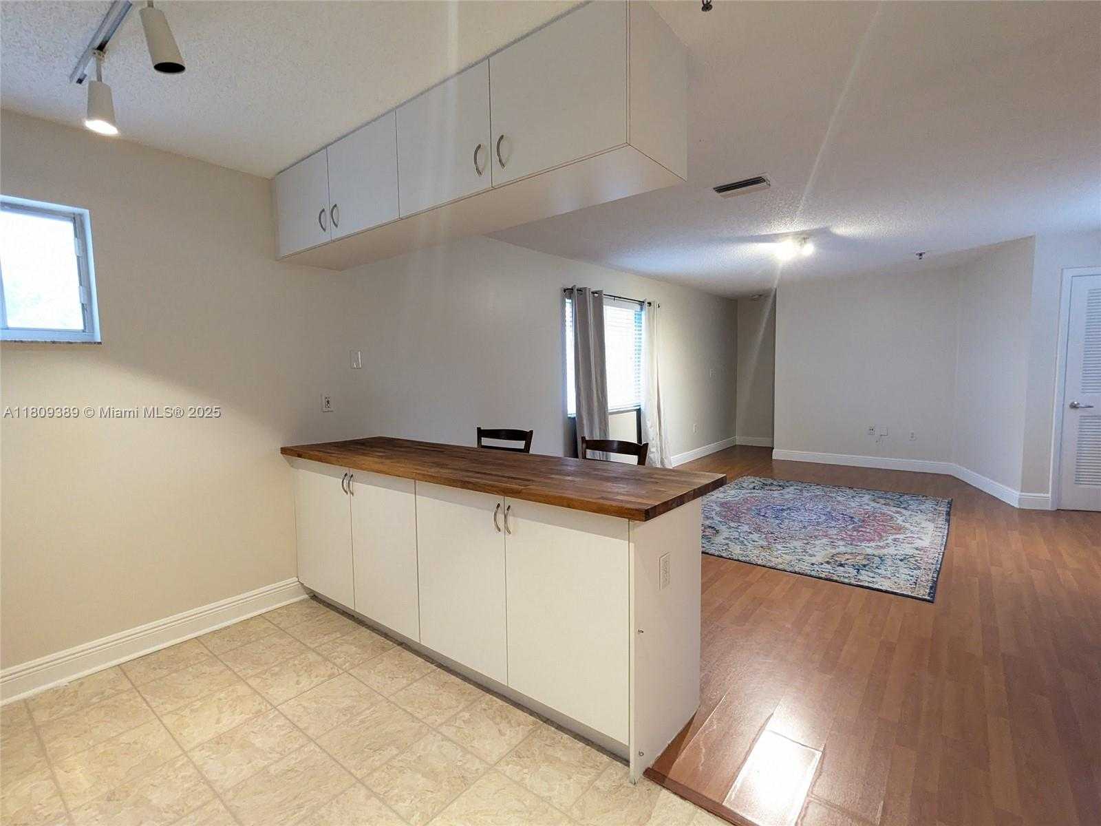 Small Image of 240 SOUTH WEST 15TH RD #106, Miami Number 4