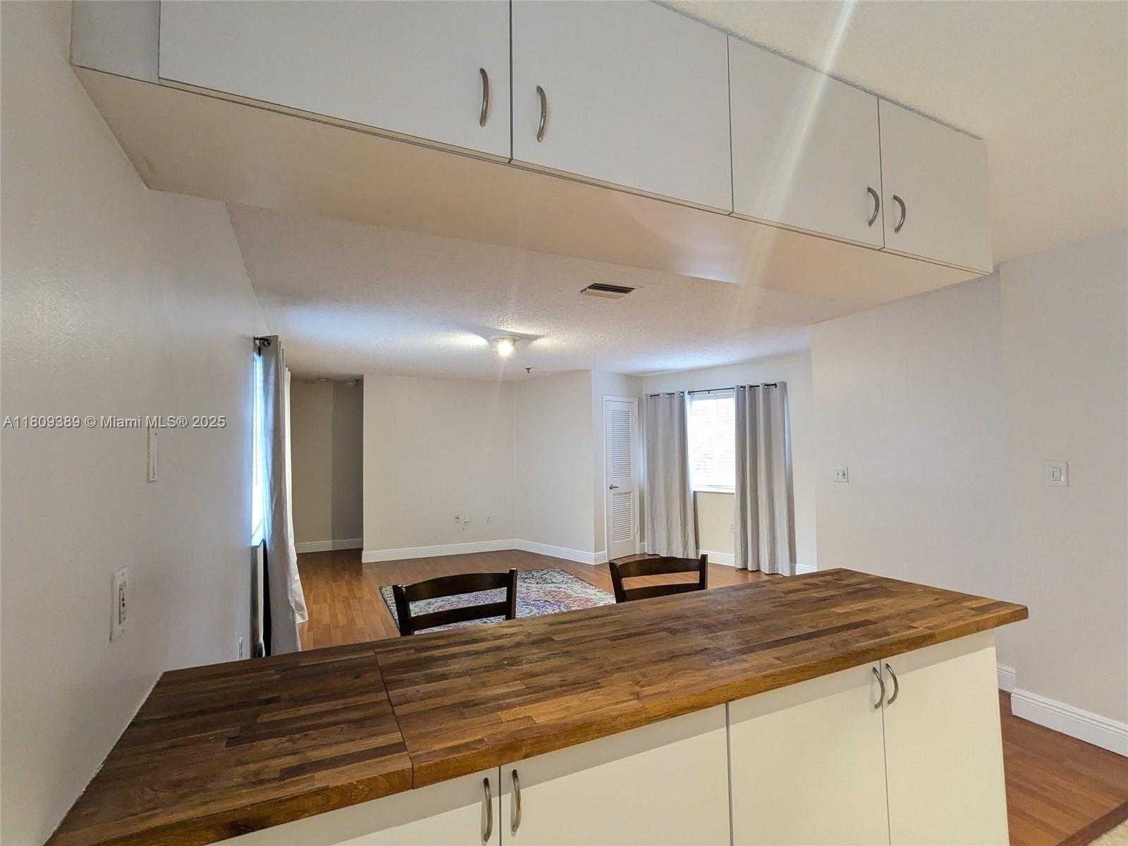 Small Image of 240 SOUTH WEST 15TH RD #106, Miami Number 5