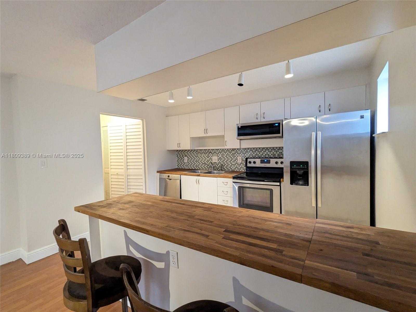 Small Image of 240 SOUTH WEST 15TH RD #106, Miami Number 8