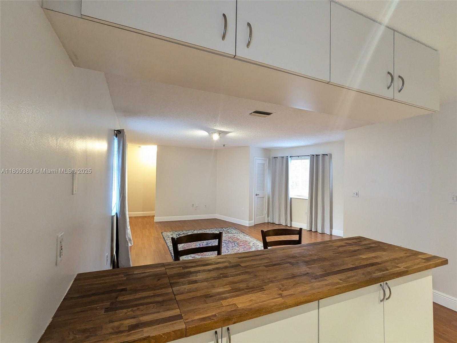 Small Image of 240 SOUTH WEST 15TH RD #106, Miami Number 9