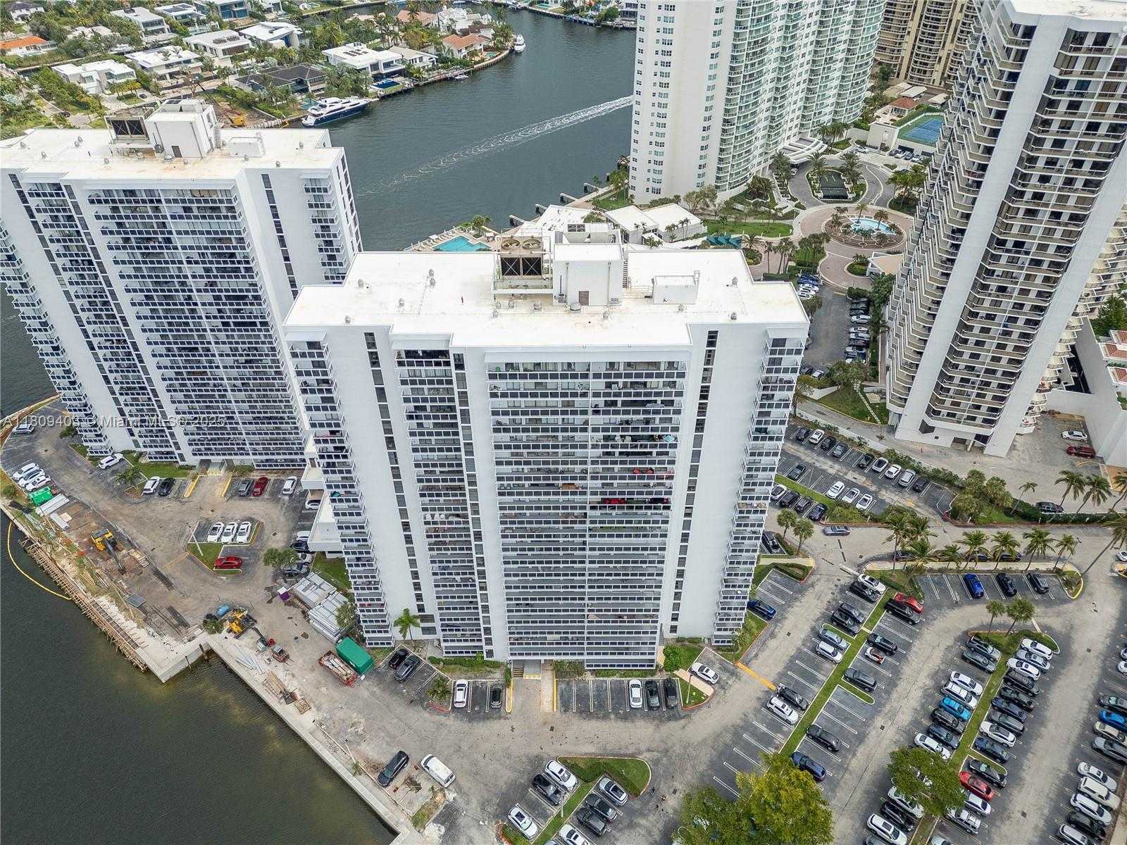 Small Image of 20505 EAST COUNTRY CLUB DR #731, Aventura Number 3