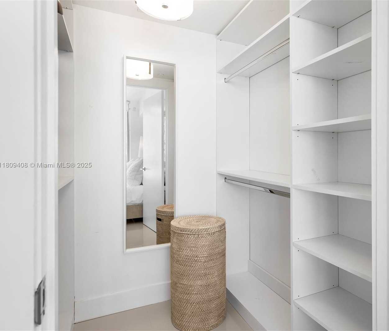 Small Image of 495 BRICKELL AVE #3804, Miami Number 10