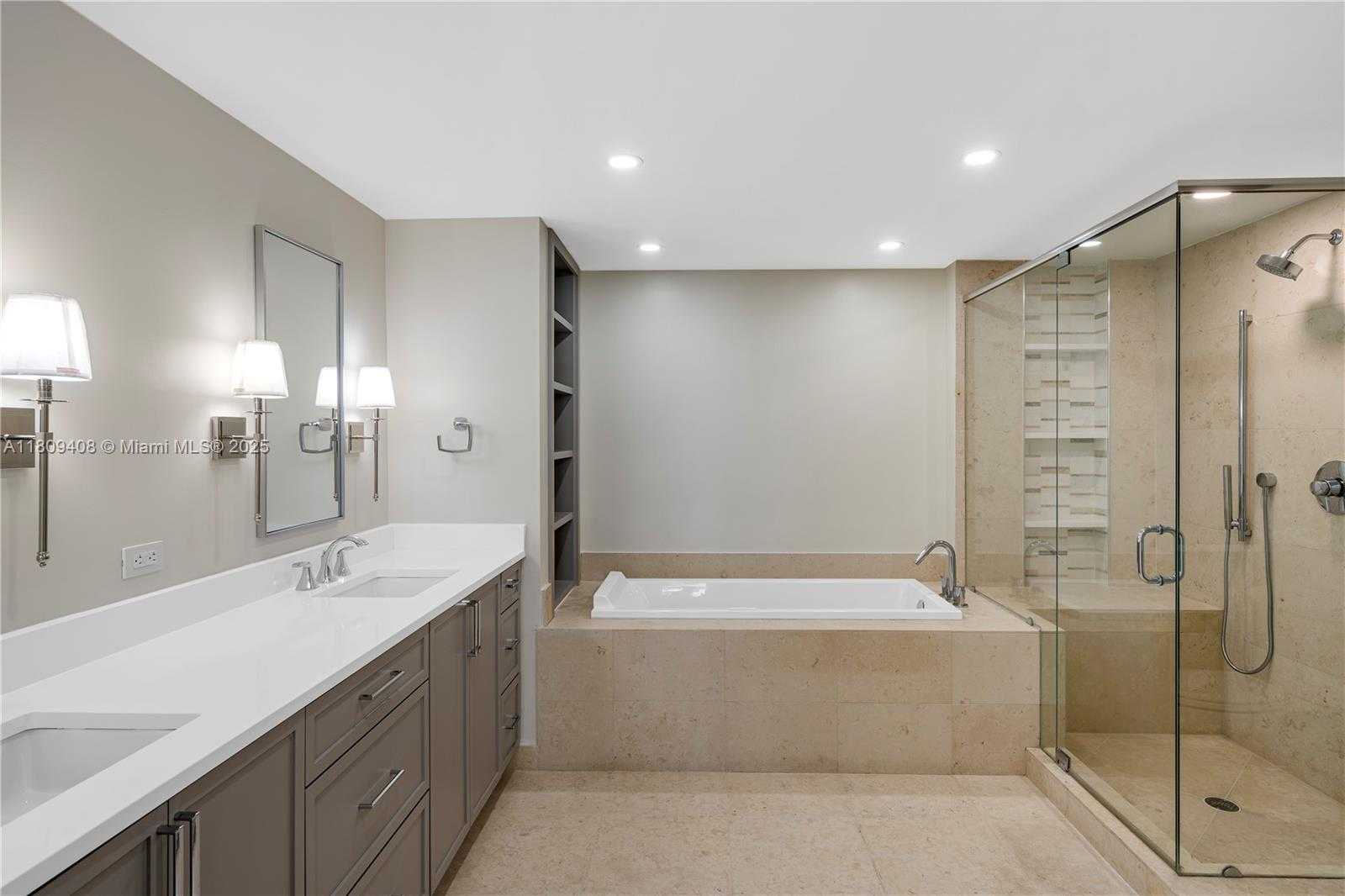 Small Image of 495 BRICKELL AVE #3804, Miami Number 11