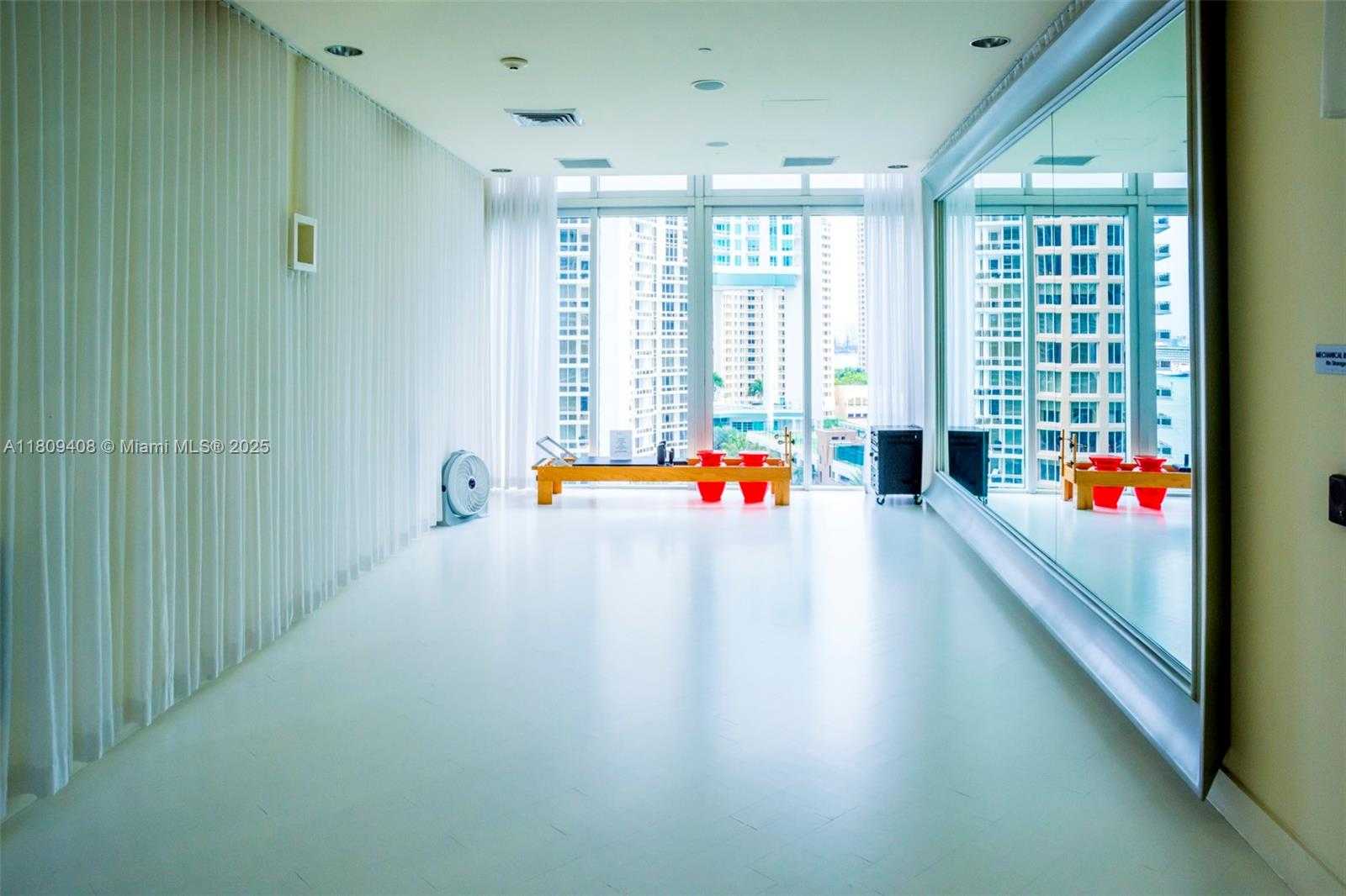 Small Image of 495 BRICKELL AVE #3804, Miami Number 23