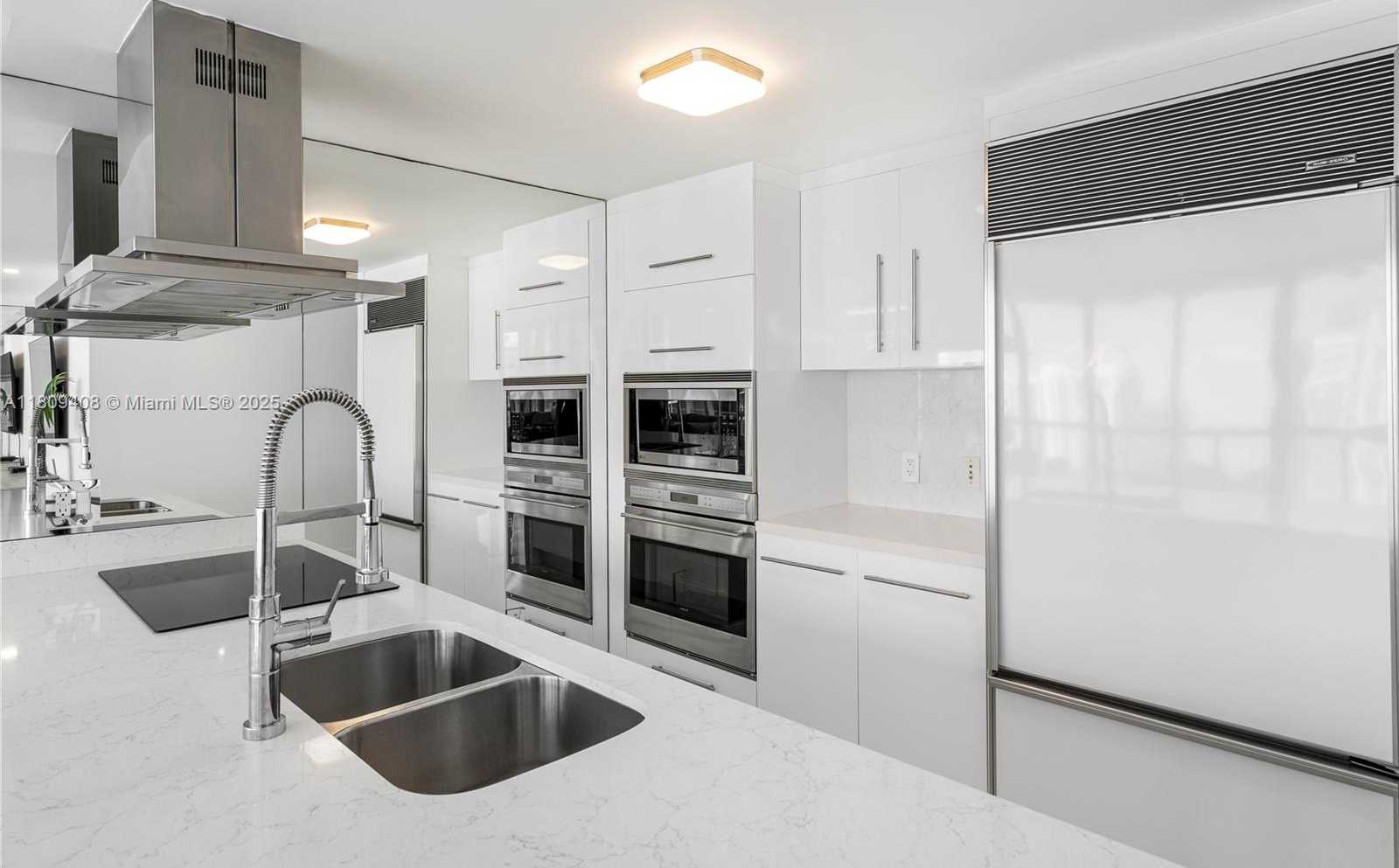 Small Image of 495 BRICKELL AVE #3804, Miami Number 5