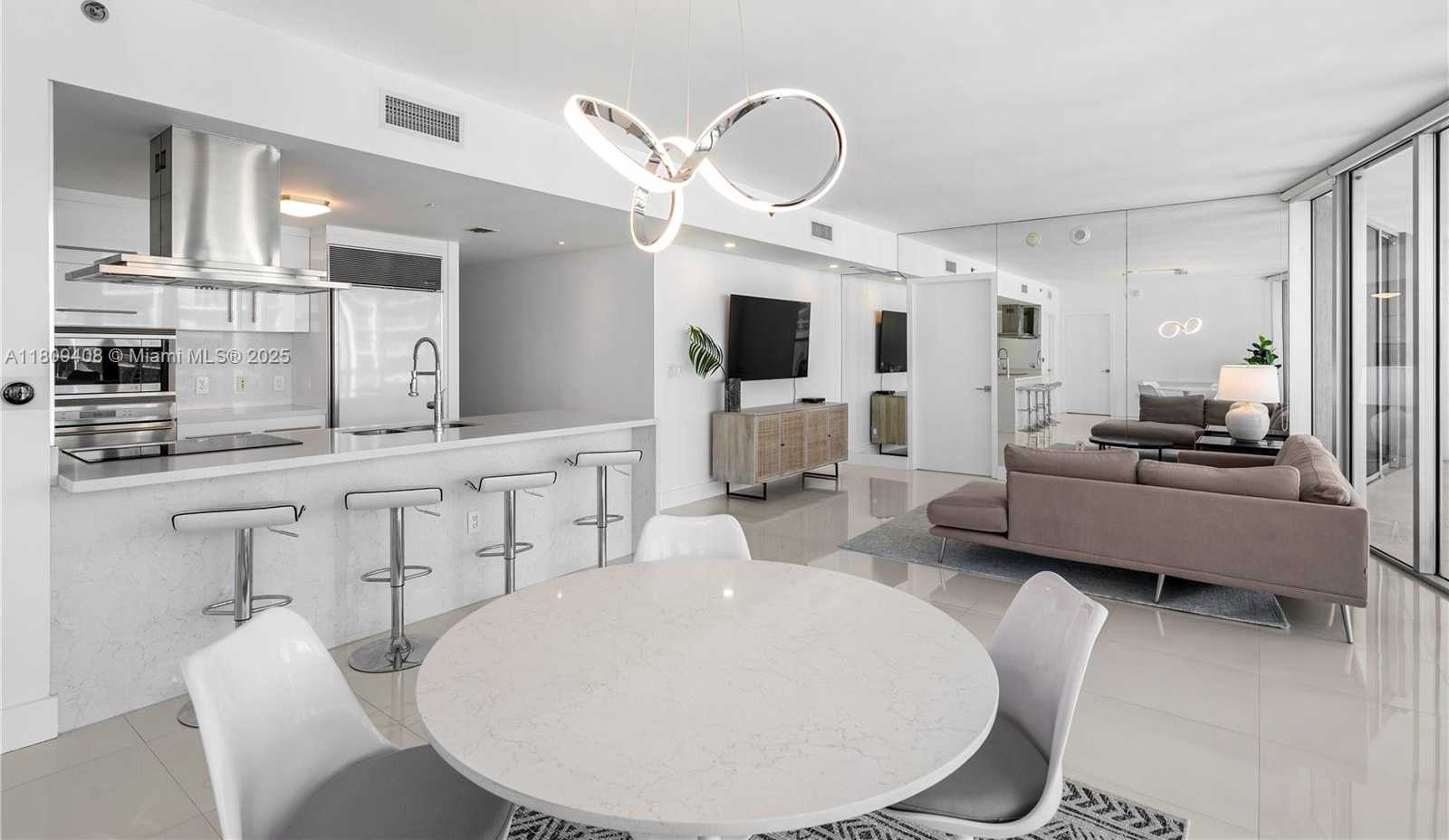 Small Image of 495 BRICKELL AVE #3804, Miami Number 6