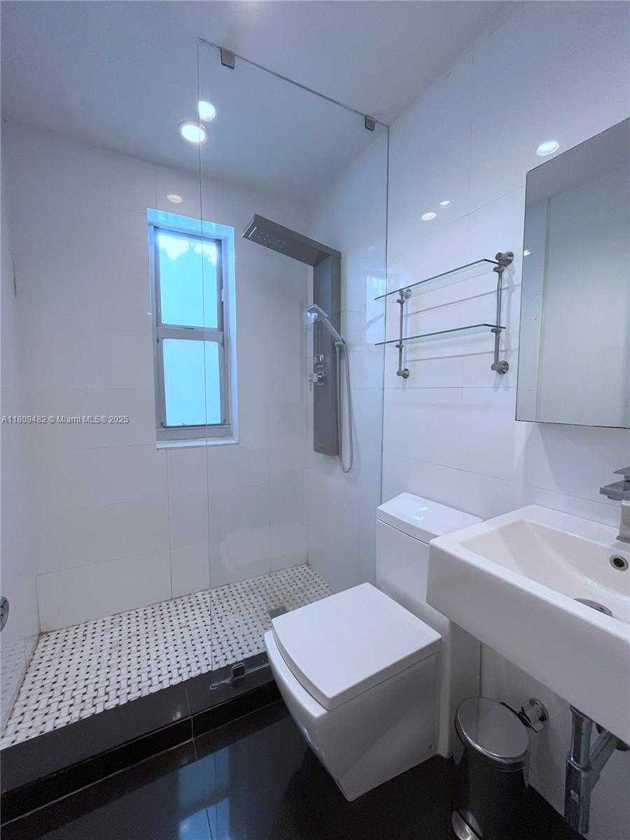 Small Image of 1611 EUCLID AVE #1, Miami Beach Number 12