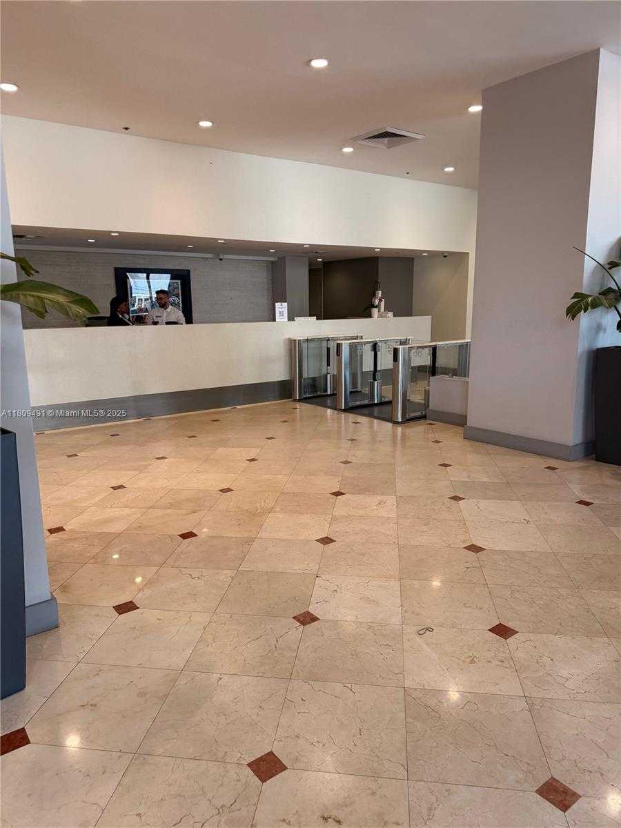 Small Image of 100 LINCOLN RD #418, Miami Beach Number 18