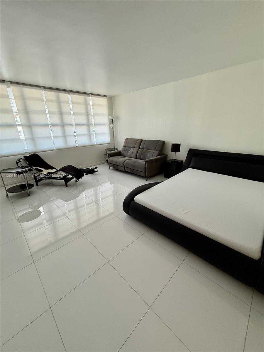 Small Image of 100 LINCOLN RD #418, Miami Beach Number 2
