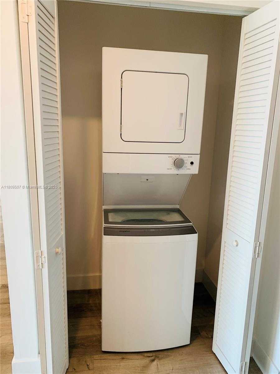 Small Image of 39 NORTH WEST 7TH AVE #505, Miami Number 3