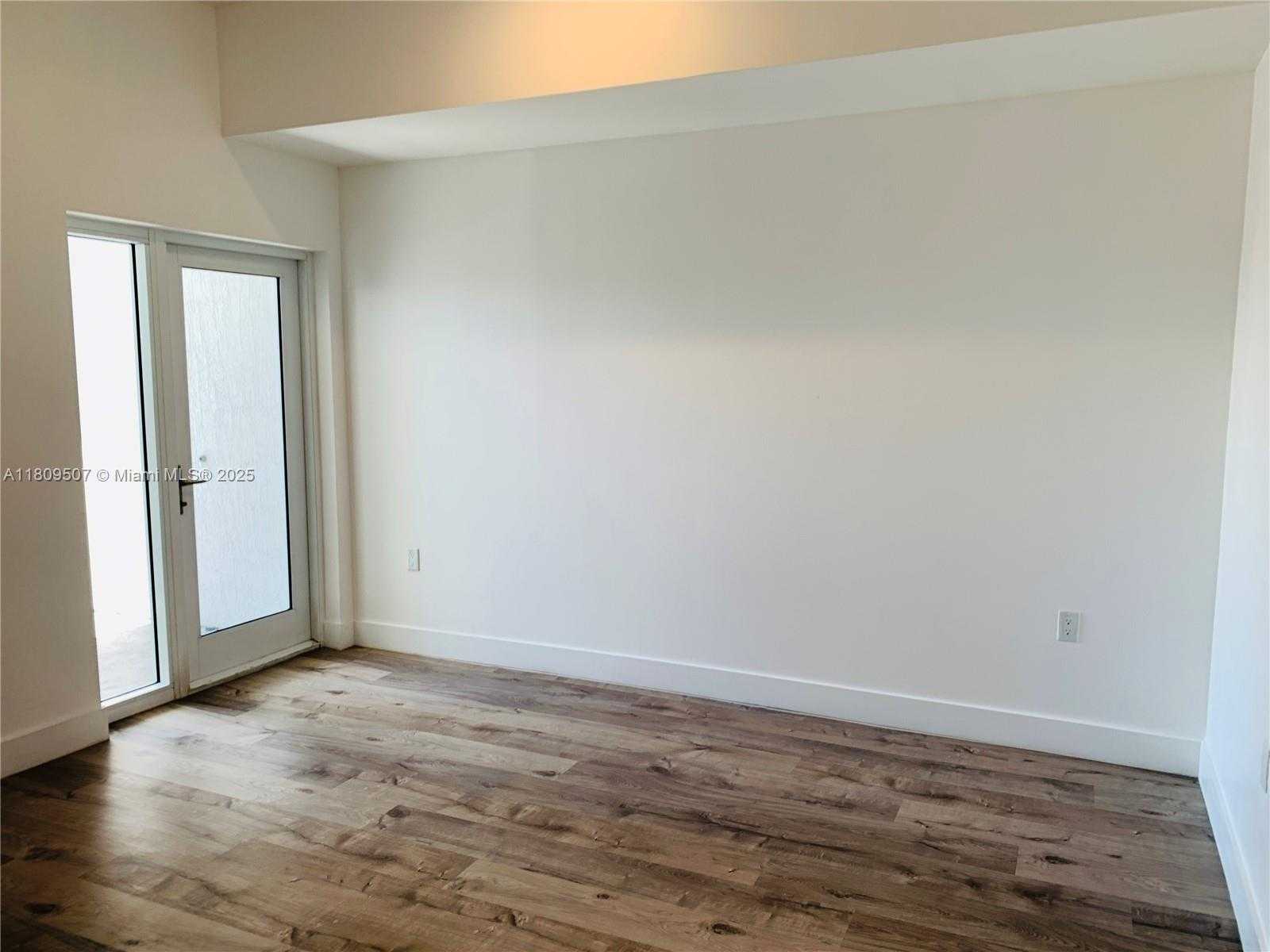 Small Image of 39 NORTH WEST 7TH AVE #505, Miami Number 4
