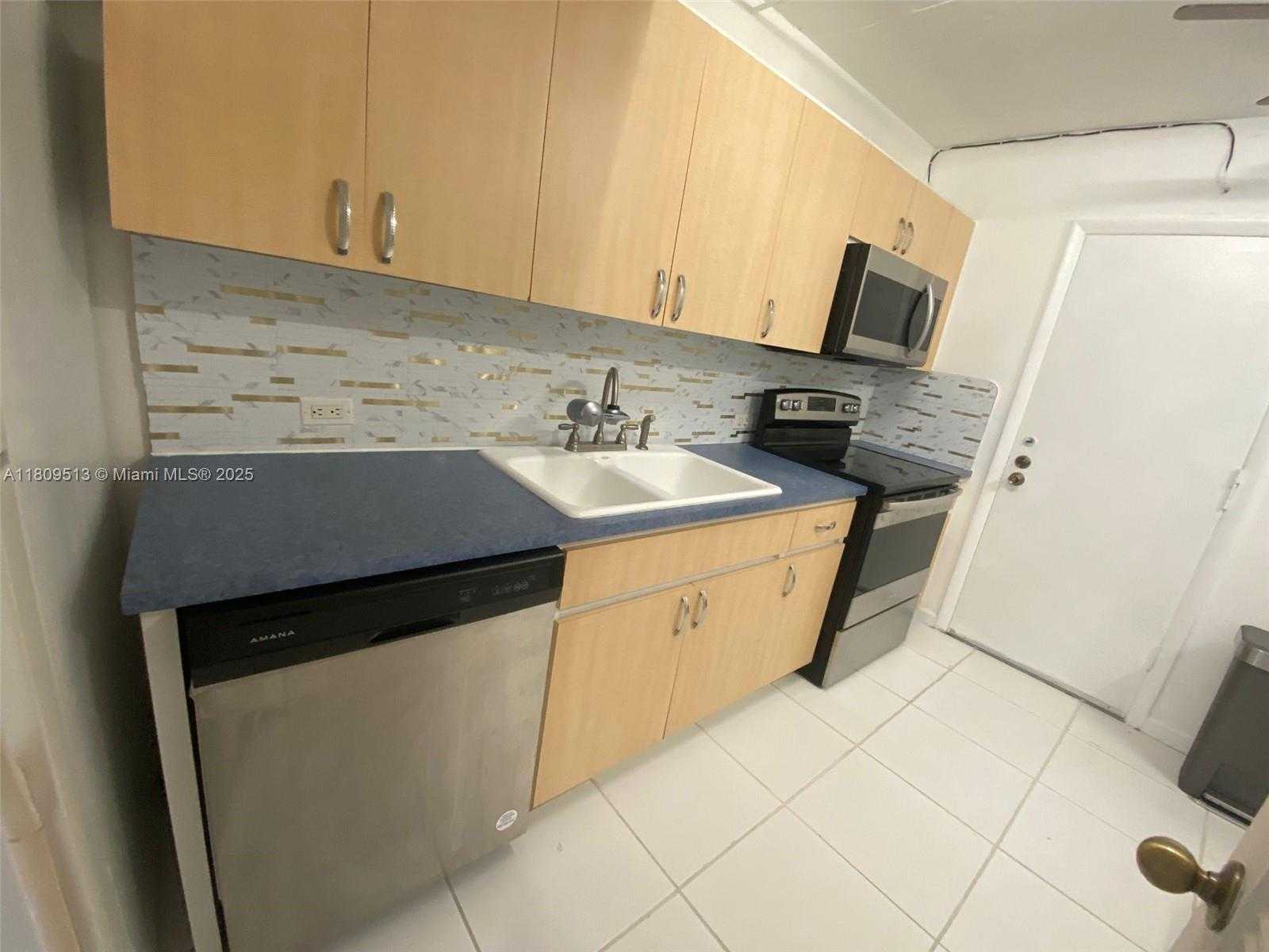 Small Image of 1080 94TH ST #108, Bay Harbor Islands Number 11