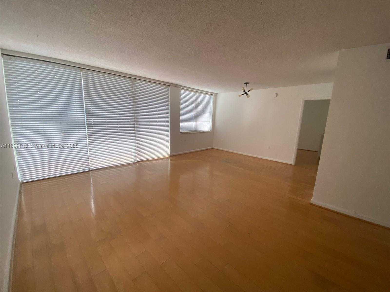 Small Image of 1080 94TH ST #108, Bay Harbor Islands Number 4