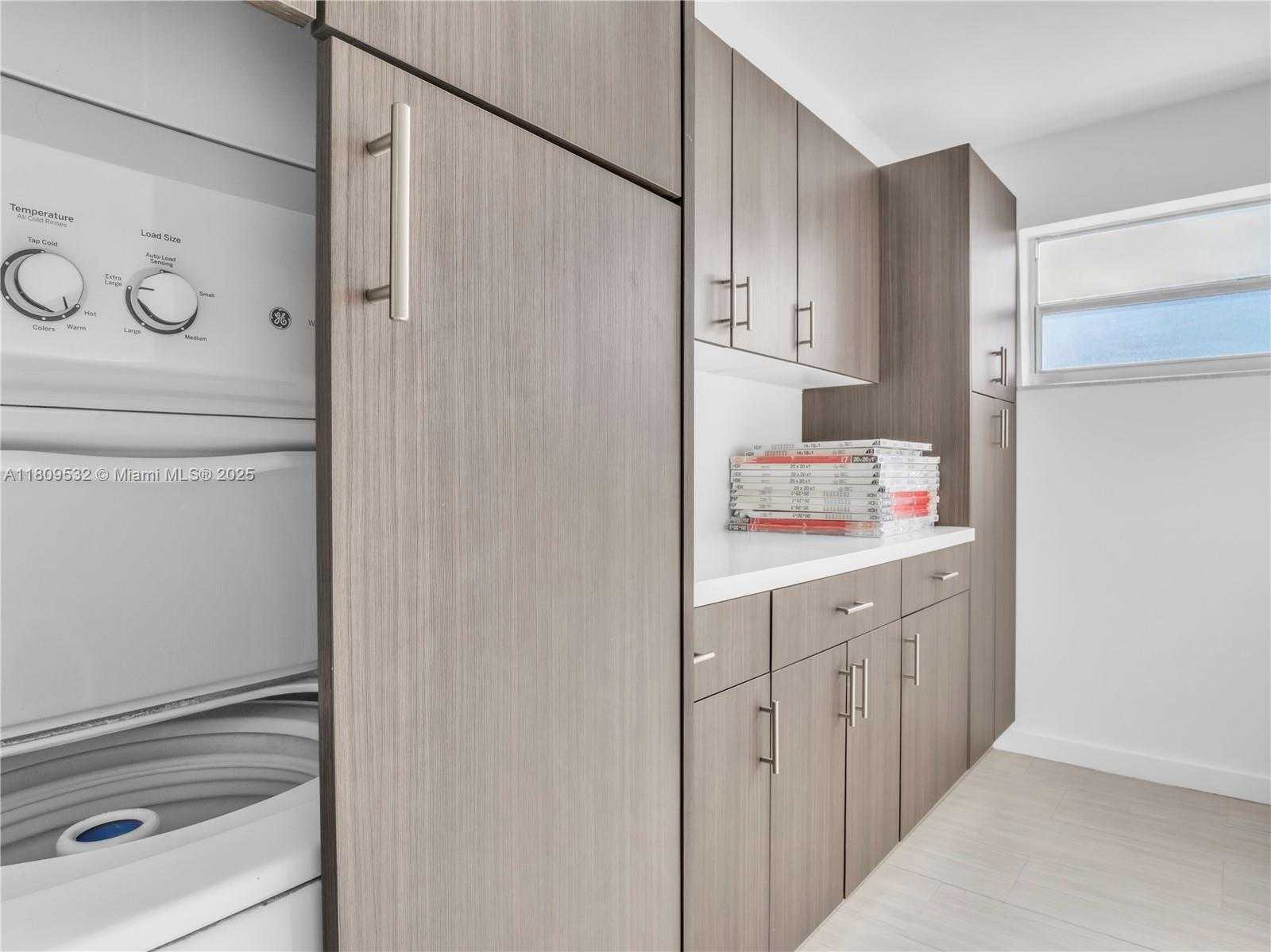 Small Image of 9373 FONTAINEBLEAU BLVD #K224, Miami Number 11