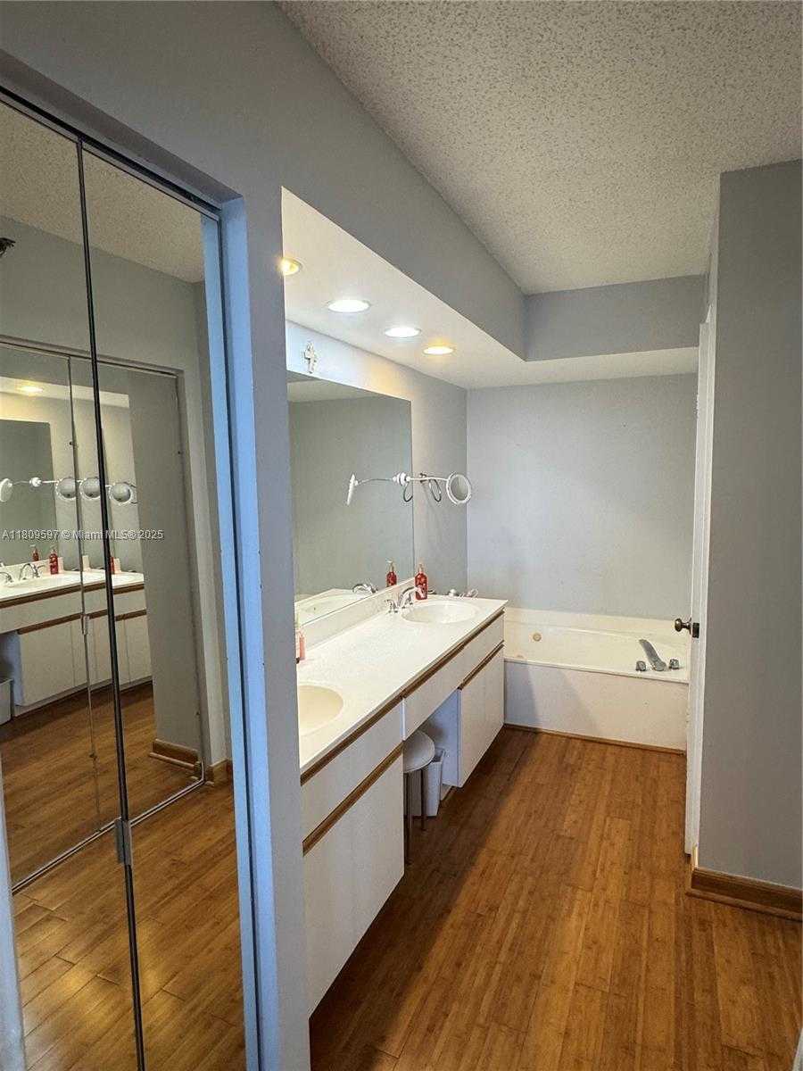 Small Image of 3400 NORTH EAST 192ND ST #LPH3, Aventura Number 16