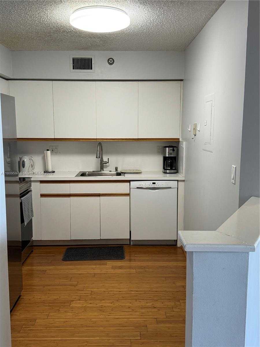 Small Image of 3400 NORTH EAST 192ND ST #LPH3, Aventura Number 4