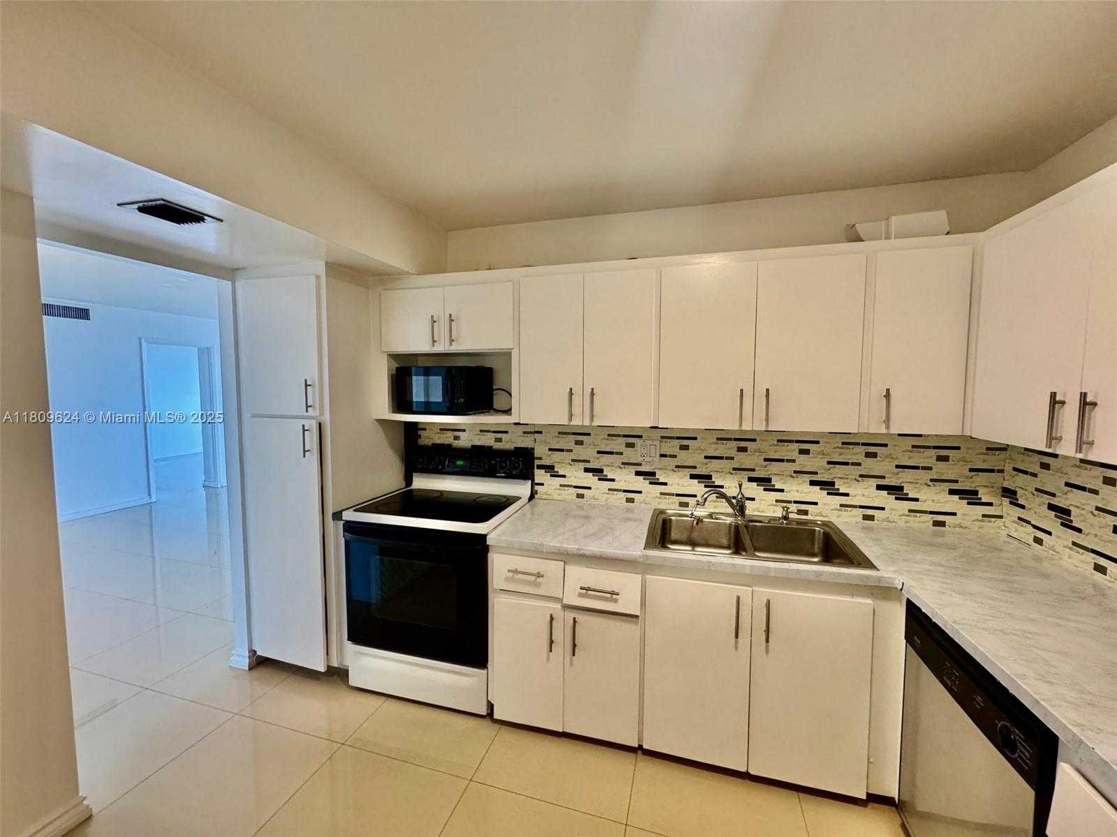 Small Image of 1833 SOUTH OCEAN DR #1508, Hallandale Beach Number 20