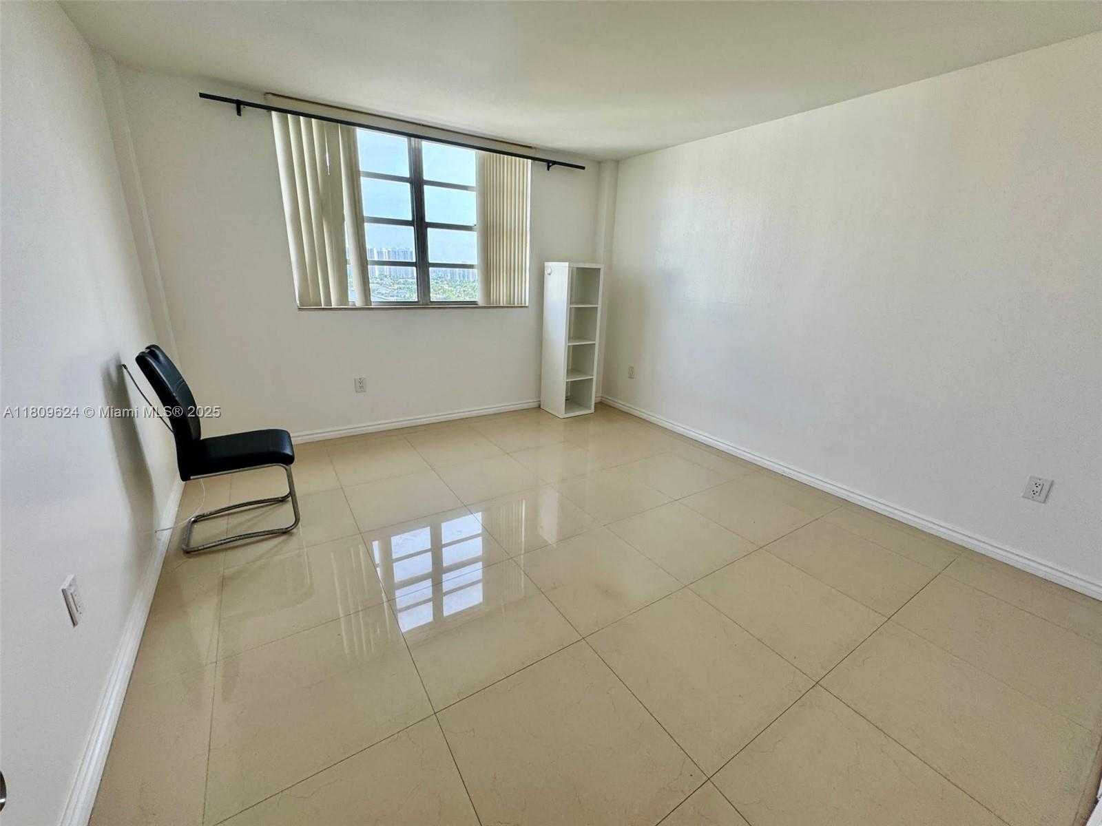 Small Image of 1833 SOUTH OCEAN DR #1508, Hallandale Beach Number 23